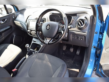 Used Renault Captur 2015 for sale - 79049527: Photo