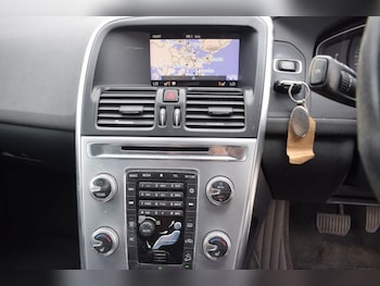 Used Volvo XC60 2017 for sale - 79132341: Photo