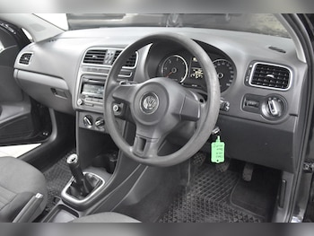 Used Volkswagen Polo 2011 for sale - 78933611: Photo