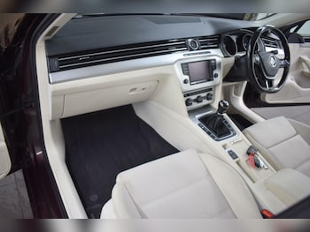 Used Volkswagen Passat 2016 for sale - 79011954: Photo