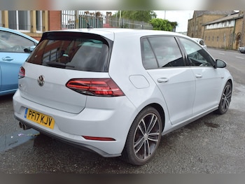 Used Volkswagen Golf 2017 for sale - 78934107: Photo