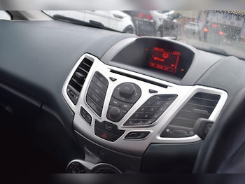 Used Ford Fiesta 2010 for sale - 78935259: Photo