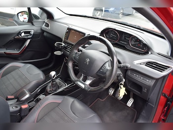 Used Peugeot 2008 2018 for sale - 79158646: Photo