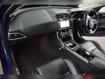 Used Jaguar XE 2016 for sale - 78935047: Photo