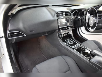 Used Jaguar XE 2016 for sale - 79011975: Photo