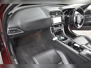 Used Jaguar XE 2015 for sale - 78933970: Photo
