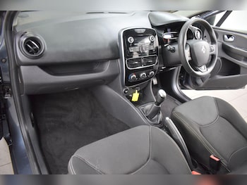 Used Renault Clio 2017 for sale - 78934953: Photo