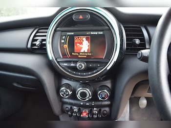 Used MINI Hatch 2019 for sale - 79202028: Photo