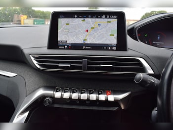 Used Peugeot 3008 2018 for sale - 79453708: Photo
