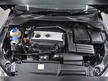Used Volkswagen Scirocco 2009 for sale - 78934317: Photo
