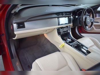 Used Jaguar XF 2015 for sale - 78933793: Photo