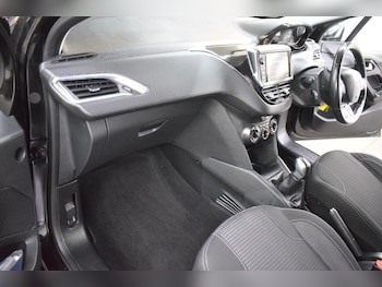Used Peugeot 208 2017 for sale - 78933508: Photo