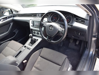 Used Volkswagen Passat 2015 for sale - 79018613: Photo