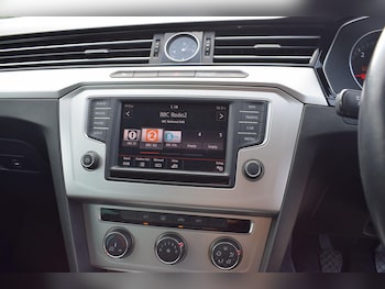 Used Volkswagen Passat 2015 for sale - 79018613: Photo