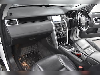 Used Land Rover Discovery Sport 2017 for sale - 78935161: Photo