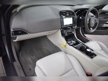 Used Jaguar XE 2015 for sale - 79268349: Photo
