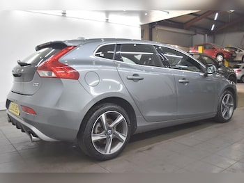 Used Volvo V40 2015 for sale - 78935261: Photo