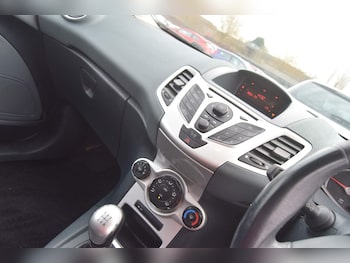 Used Ford Fiesta 2010 for sale - 78935331: Photo