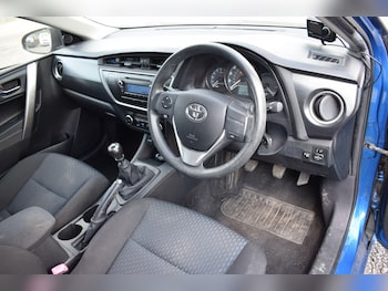 Used Toyota Auris 2014 for sale - 79202332: Photo
