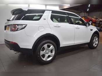 Used Land Rover Discovery Sport 2017 for sale - 79192219: Photo