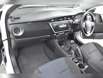 Used Toyota Auris 2013 for sale - 78934768: Photo