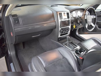 Used Chrysler 300C 2010 for sale - 78934306: Photo