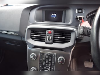Used Volvo V40 2014 for sale - 78935352: Photo