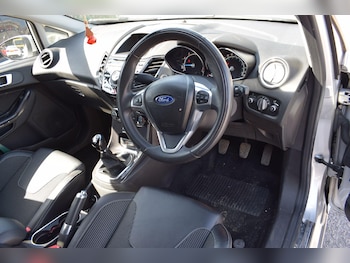 Used Ford Fiesta 2014 for sale - 79012617: Photo