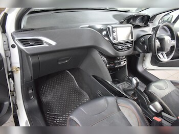 Used Peugeot 2008 2015 for sale - 78965960: Photo
