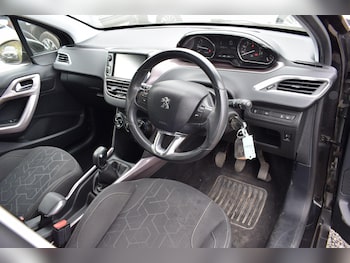 Used Peugeot 2008 2015 for sale - 79328620: Photo
