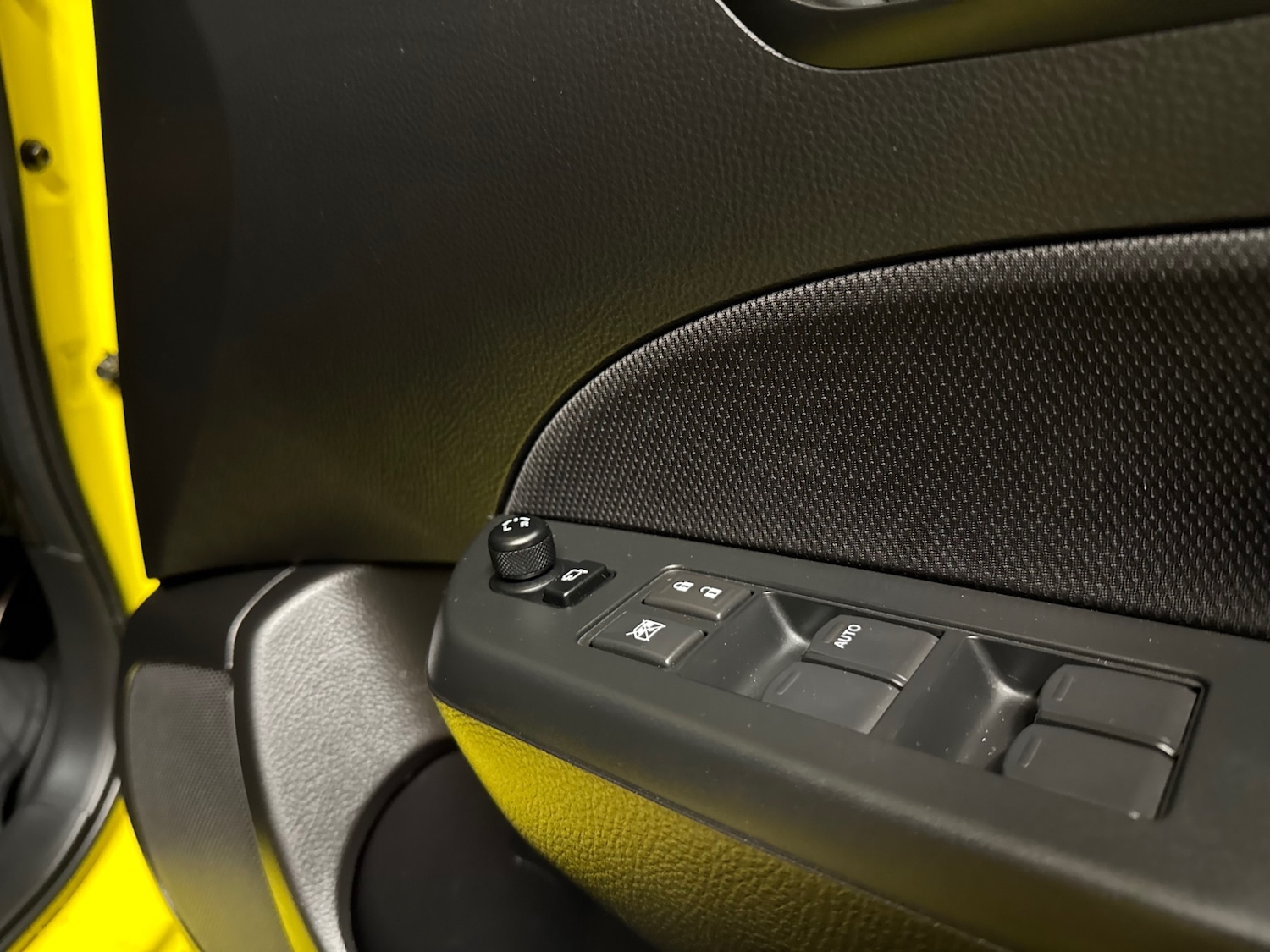 Used Suzuki Swift 2012 for sale - 77319885: Photo 62