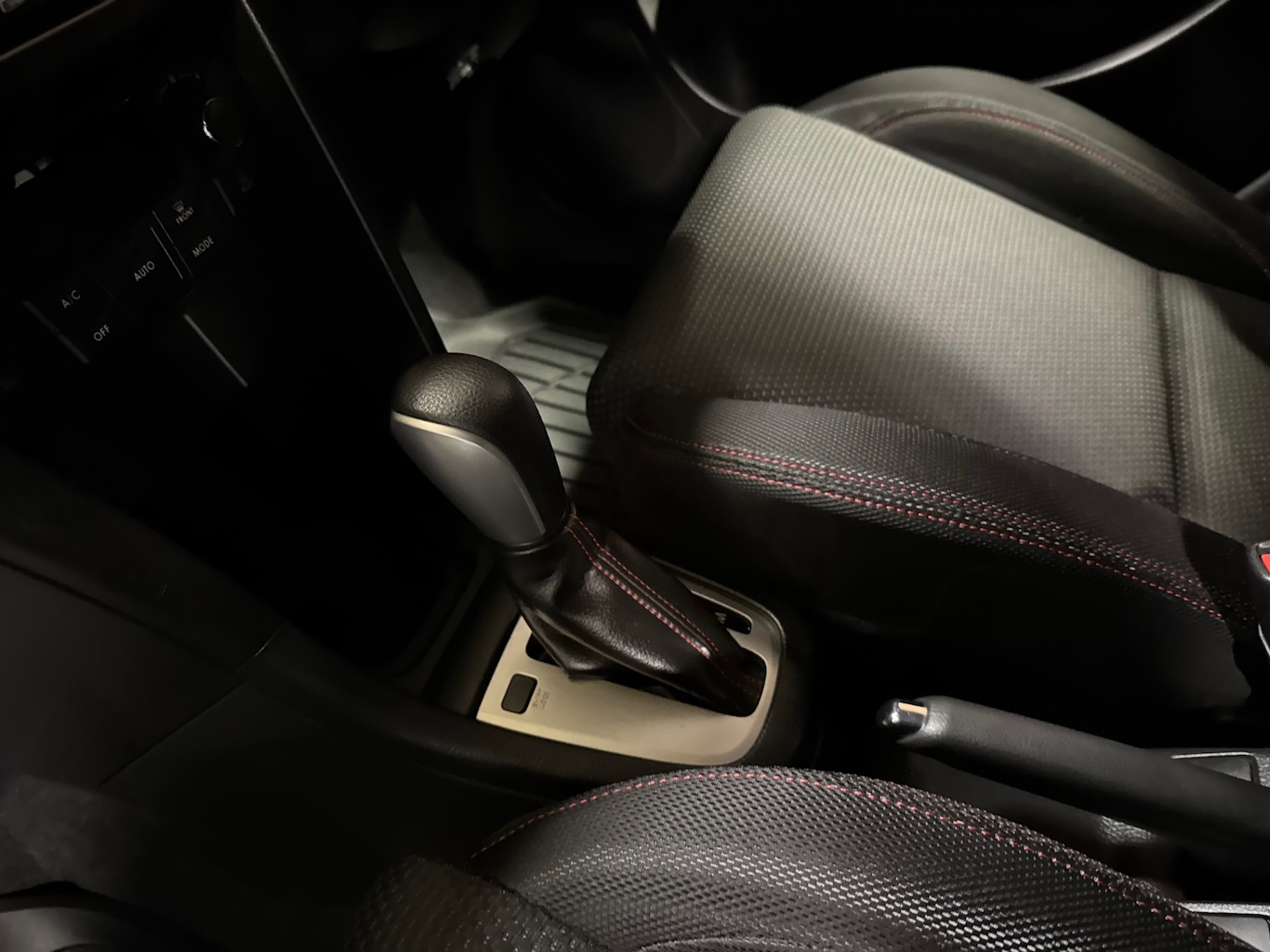 Used Suzuki Swift 2012 for sale - 77319885: Photo 79