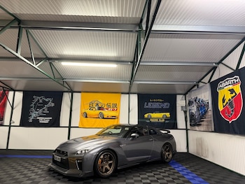 Used Nissan GT-R 2017 for sale - 78959108: Photo