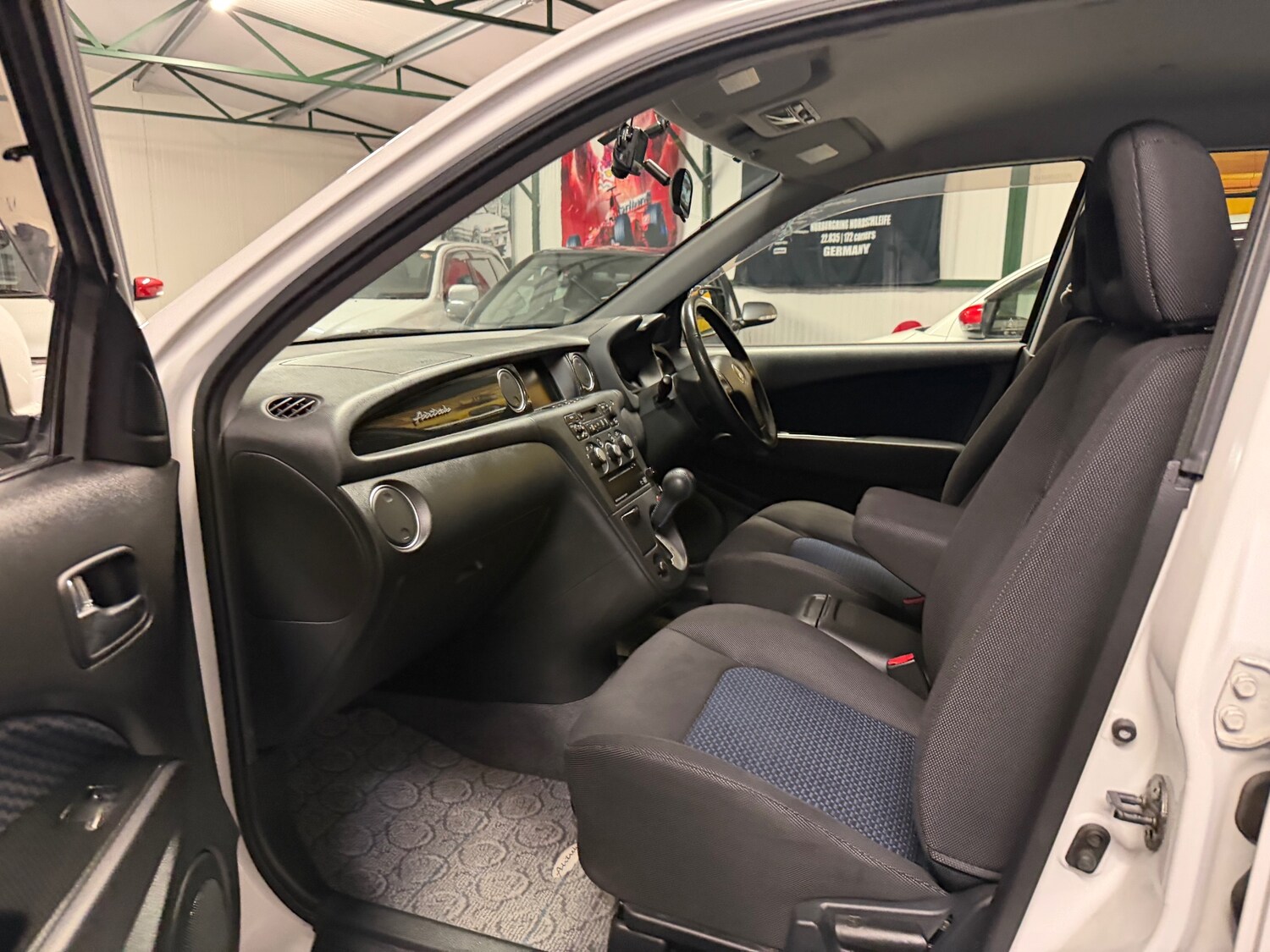 Used Mitsubishi Airtrek 2023 for sale - 77921701: Photo 60