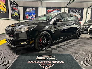 2017 (17) - 2.0T EcoBoost ST-2 5dr with ST-3 Optional Extras