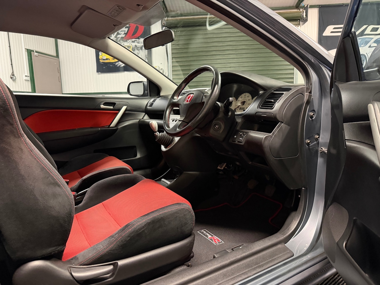 Used Honda Civic 2004 for sale - 77750396: Photo 63