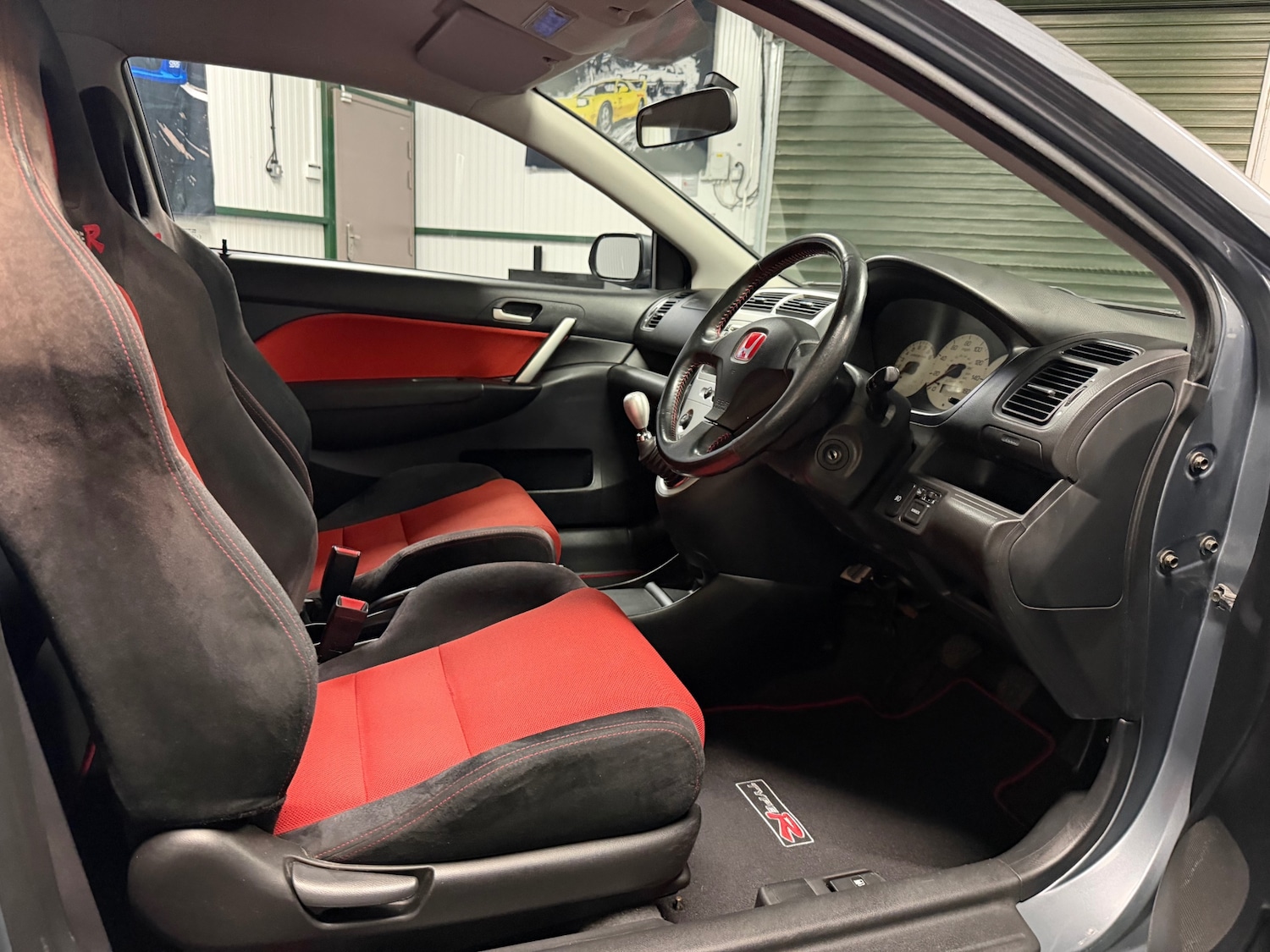 Used Honda Civic 2004 for sale - 77750396: Photo 64