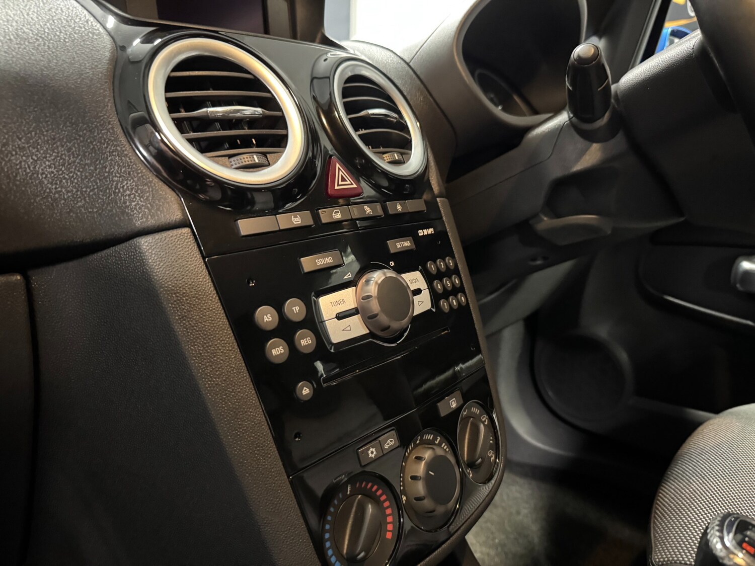 Used Vauxhall Corsa 2014 for sale - 76965681: Photo 74