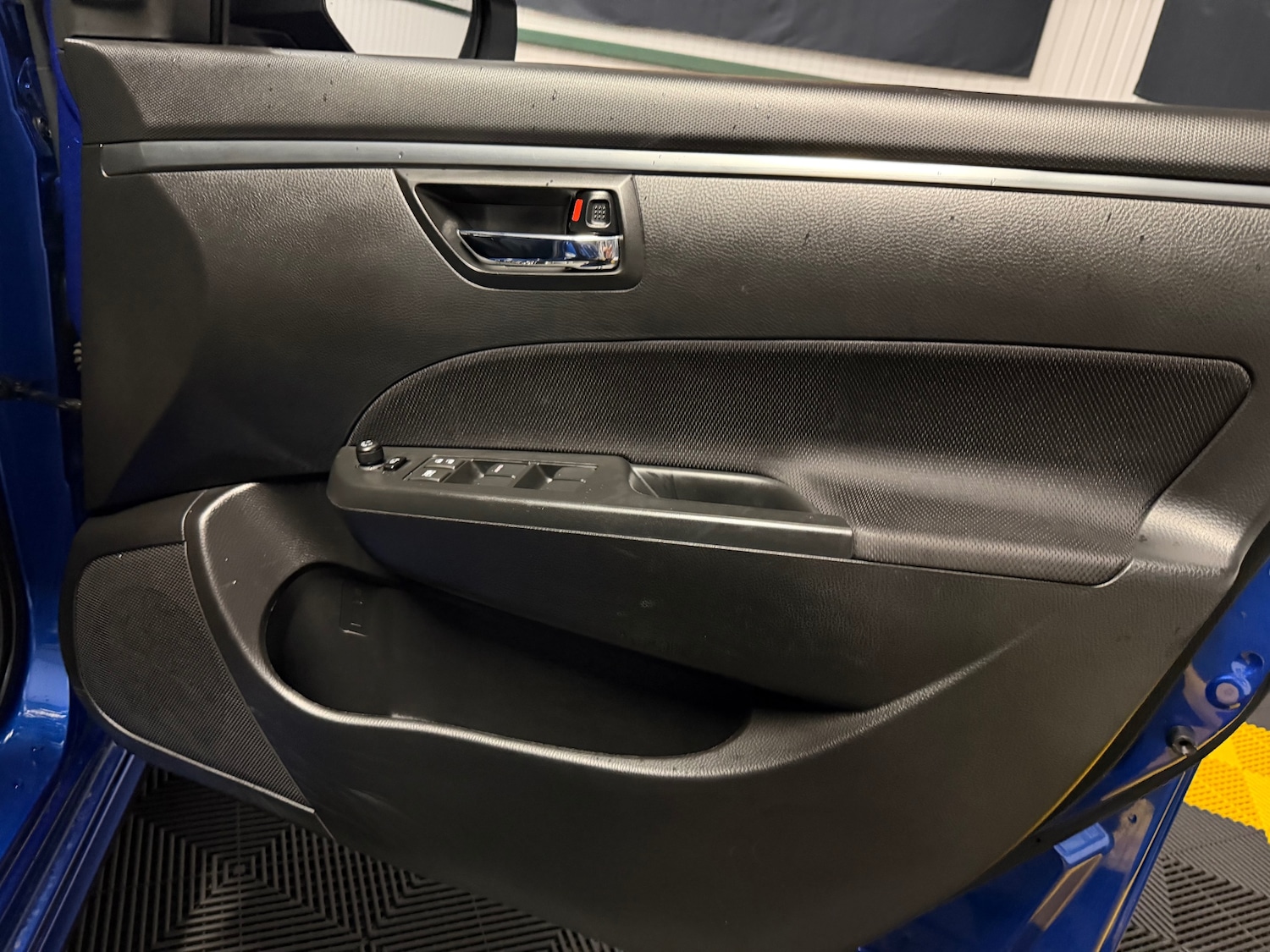 Used Suzuki Swift 2012 for sale - 78062334: Photo 58