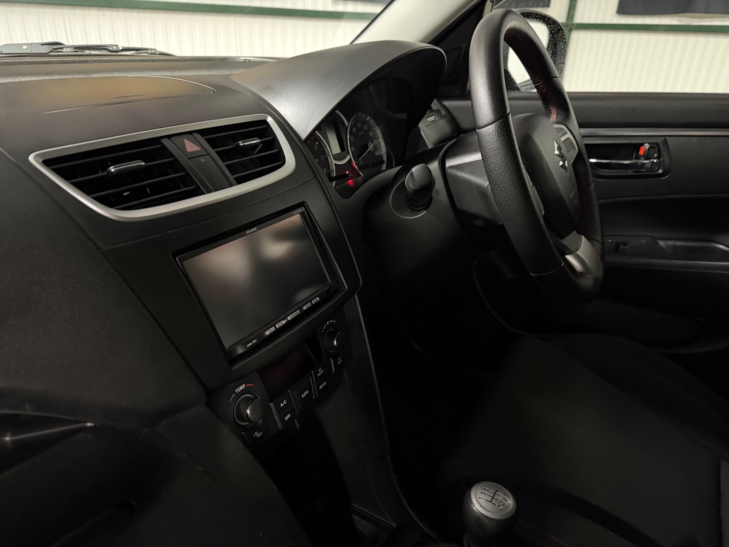 Used Suzuki Swift 2012 for sale - 78062334: Photo 72