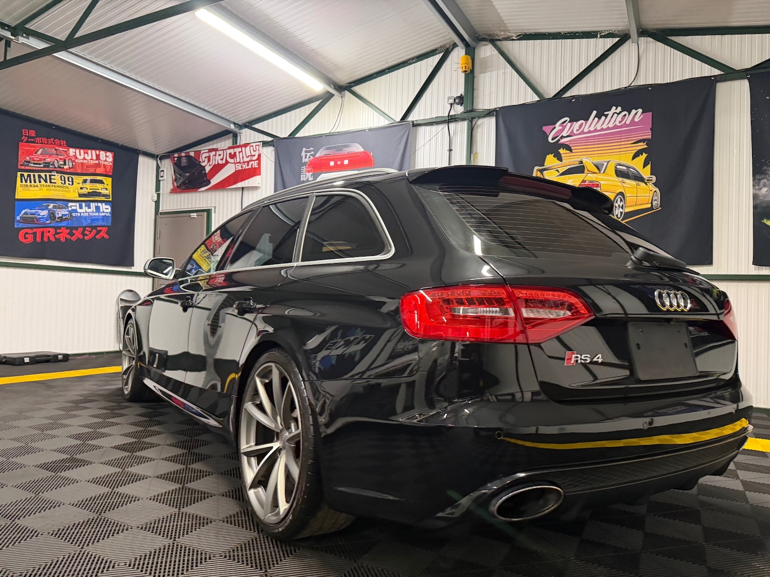 Used Audi RS4 2013 for sale - 78114989: Photo 100