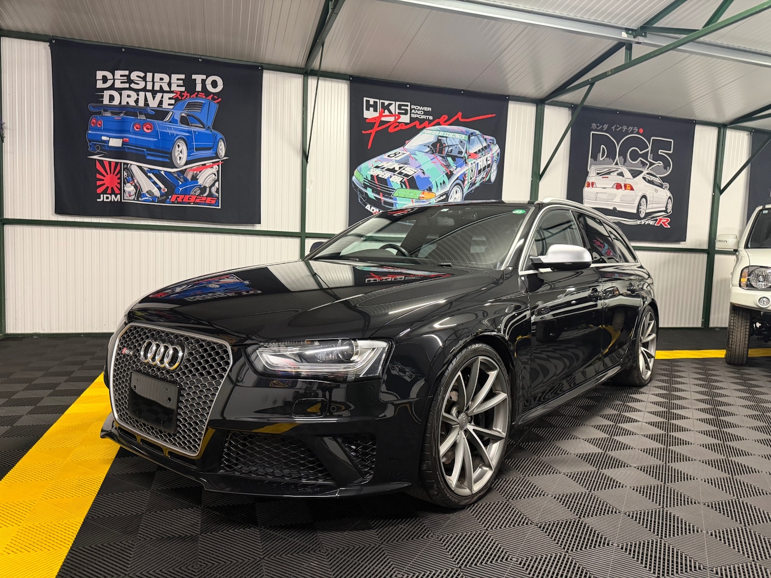 Used Audi RS4 2013 for sale - 78114989: Photo 41
