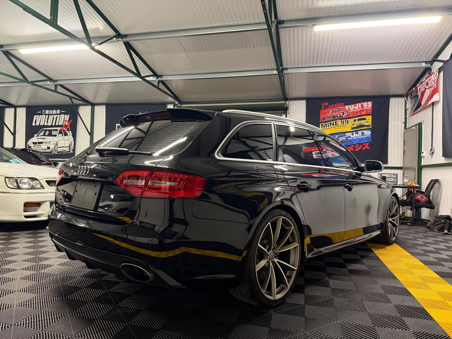 Used Audi RS4 2013 for sale - 78114989: Photo 94