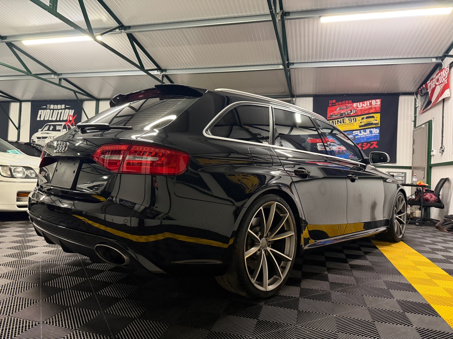 Used Audi RS4 2013 for sale - 78114989: Photo 95