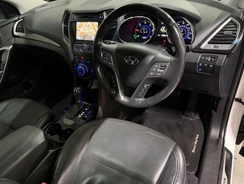 Used Hyundai Santa Fe 2015 for sale - 77315500: Photo