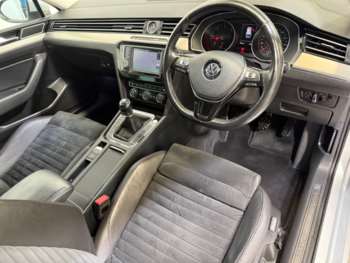 Used Volkswagen Passat 2015 for sale - 74799986: Photo