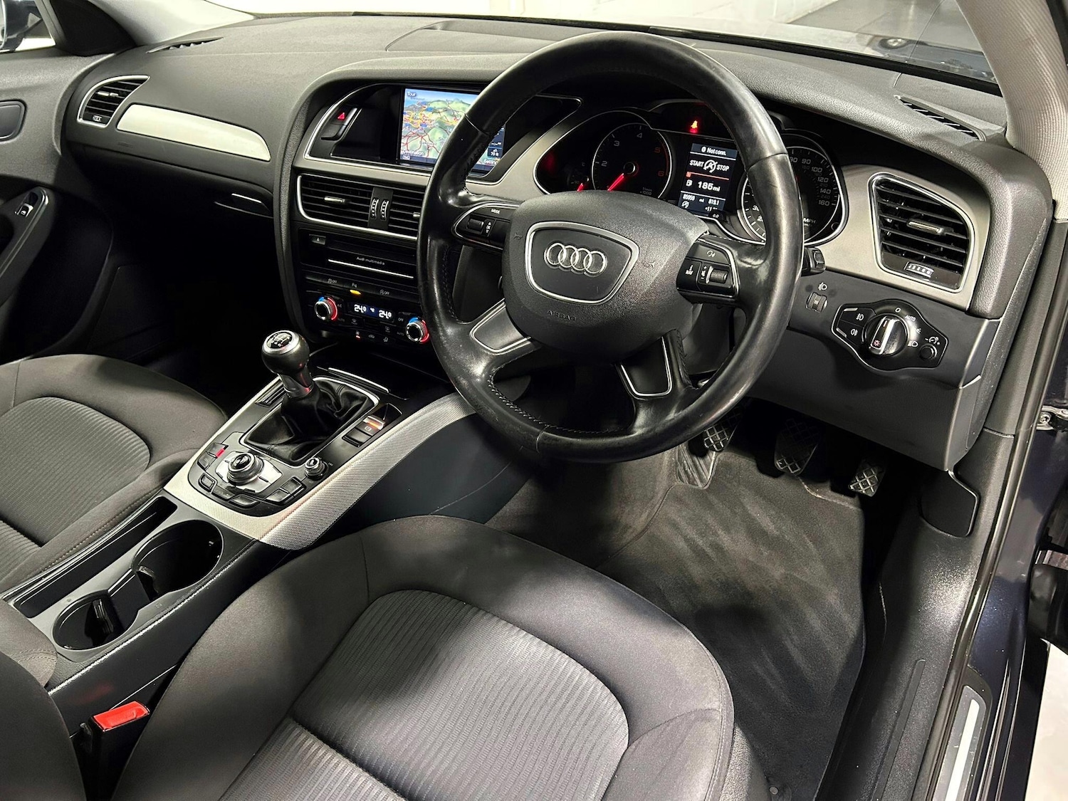 Used Audi A4 2015 for sale - 76765205: Photo 3