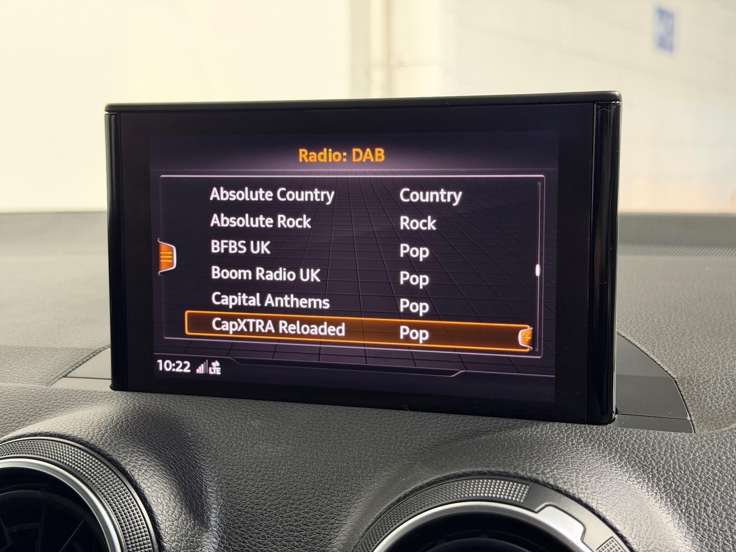 Used Audi Q2 2018 for sale - 76886576: Photo 24