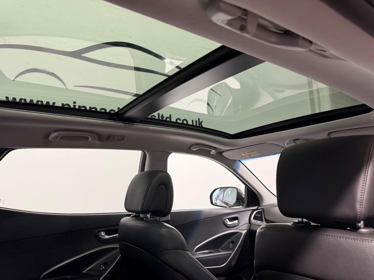 Used Hyundai Santa Fe 2014 for sale - 76620397: Photo 17