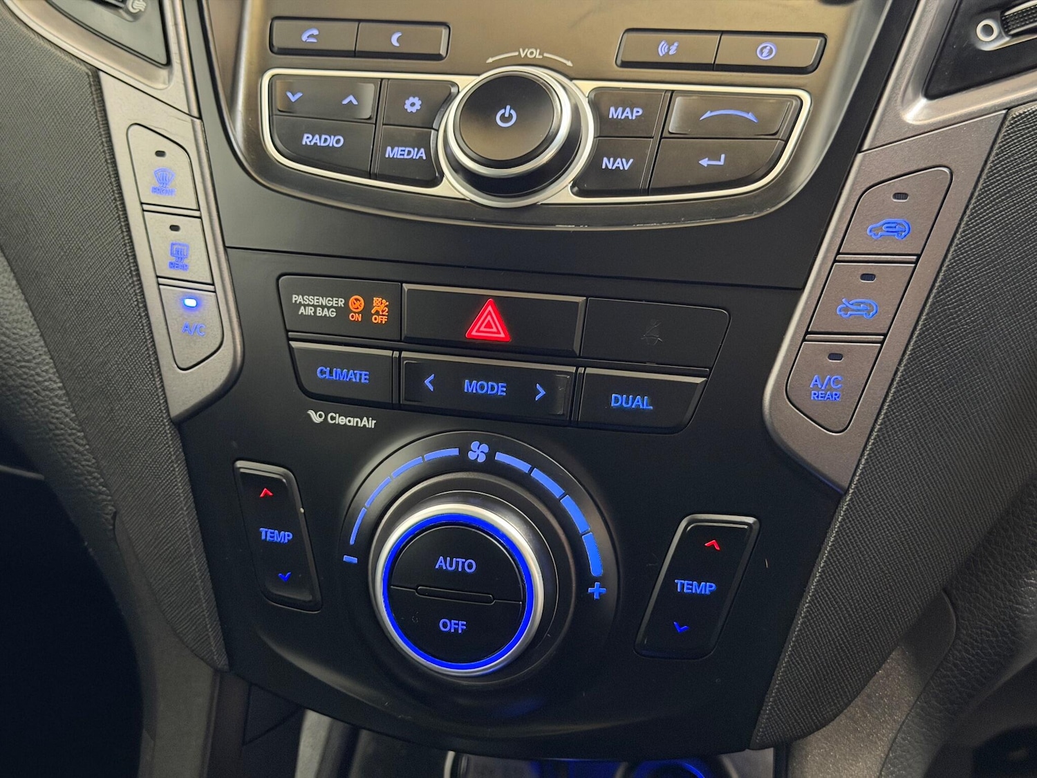 Used Hyundai Santa Fe 2014 for sale - 76620397: Photo 28